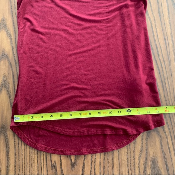 LouKeith Red Sleeveless Women's Tank Top - Picture 5 of 8